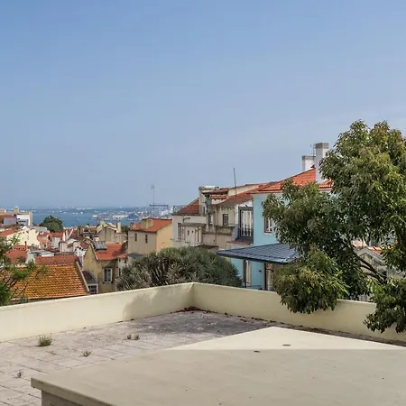 Feels Like Principe Real Modern Flat With Terrace Apartman Lisboa